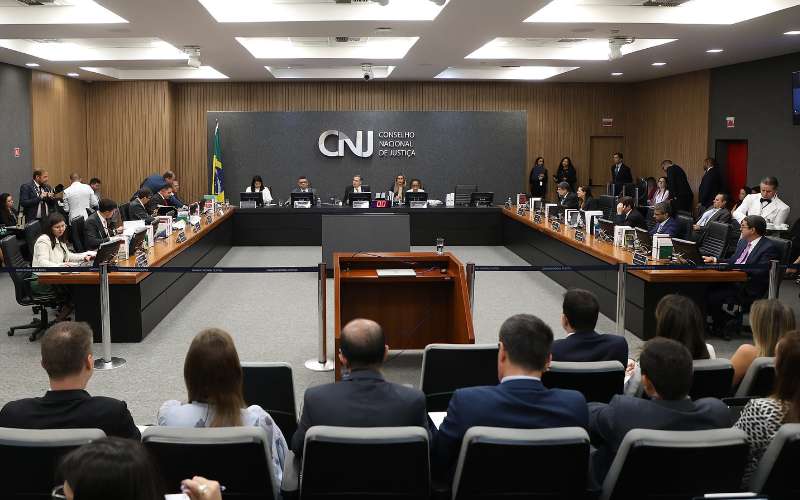 Foto CNJ suspende auxílios e benefícios a magistrados afastados